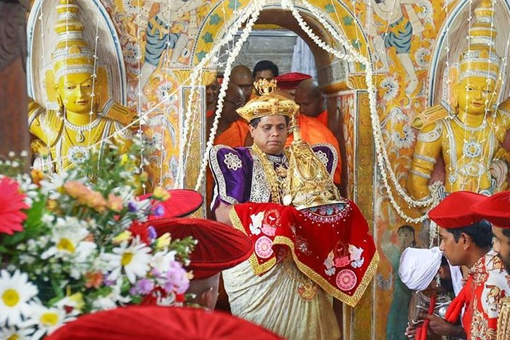 Kandy Esala Perahera - Day 03 (2024-Aug-12) - Photo 1 of 6